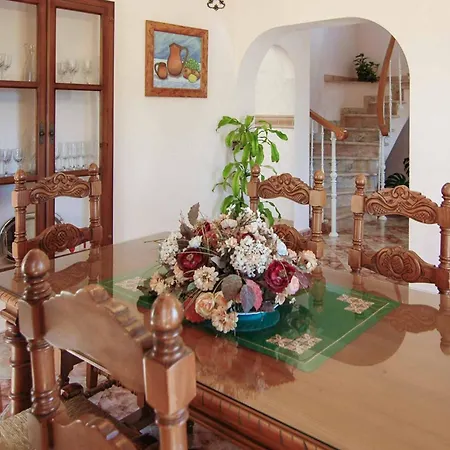 Mercedes Villa